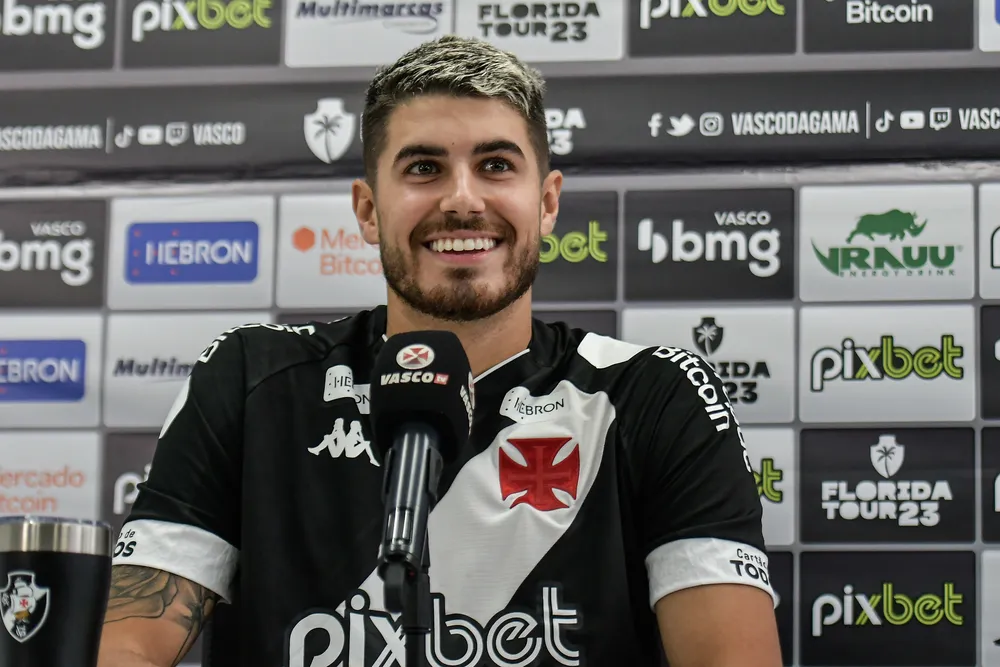 Pedro Raul é o principal reforço do Vasco em 2023 — Foto: Thiago Ribeiro/AGIF

