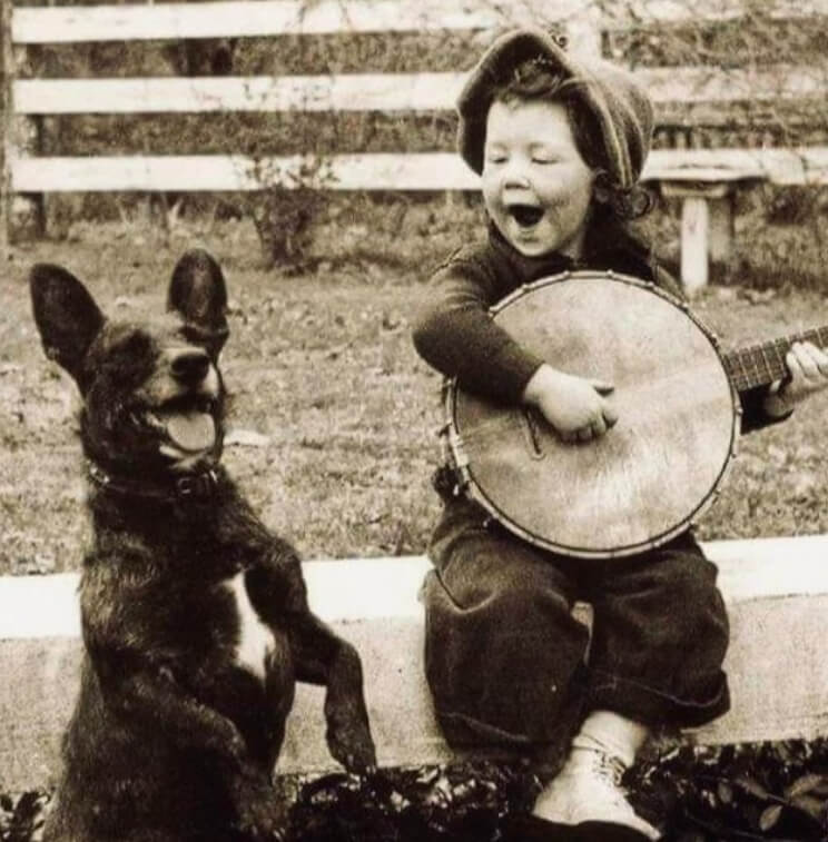 menino seu banjo