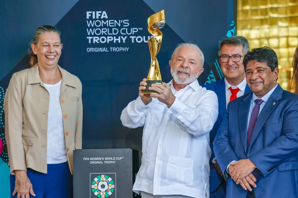 lula declara apoio para brasil sediar copa de futebol feminino em 2027